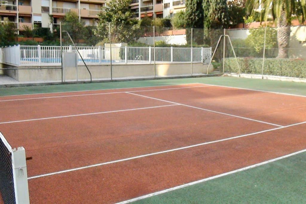 Studio Centre De Hyeres Pour 4 Personnes Piscine Et Tennis Luaran gambar